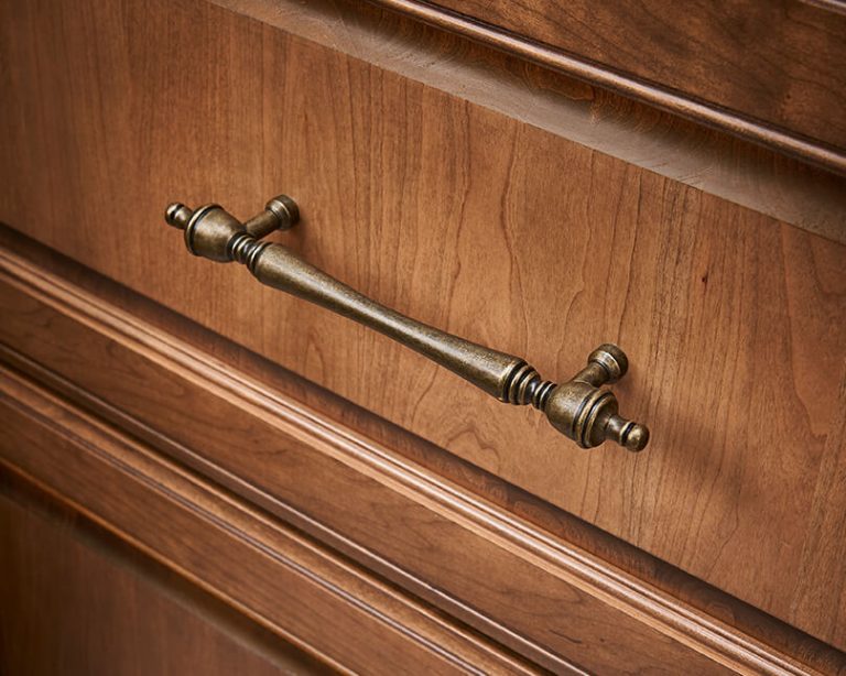 ALS - Brown cabinet with bronze handle